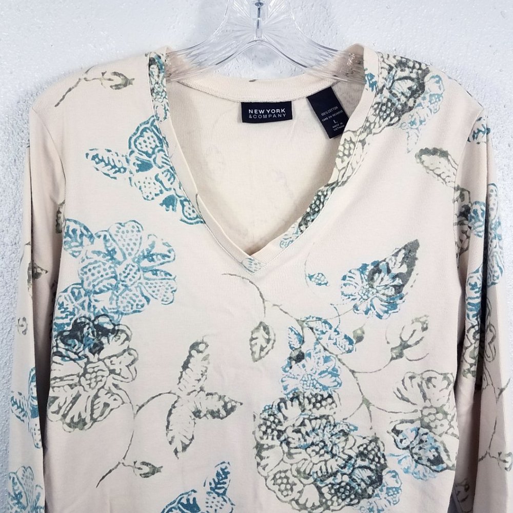 New York & Company Women's Long Sleeve V Neck Floral Shirt Top Blouse Sweater - Picture 2 of 11